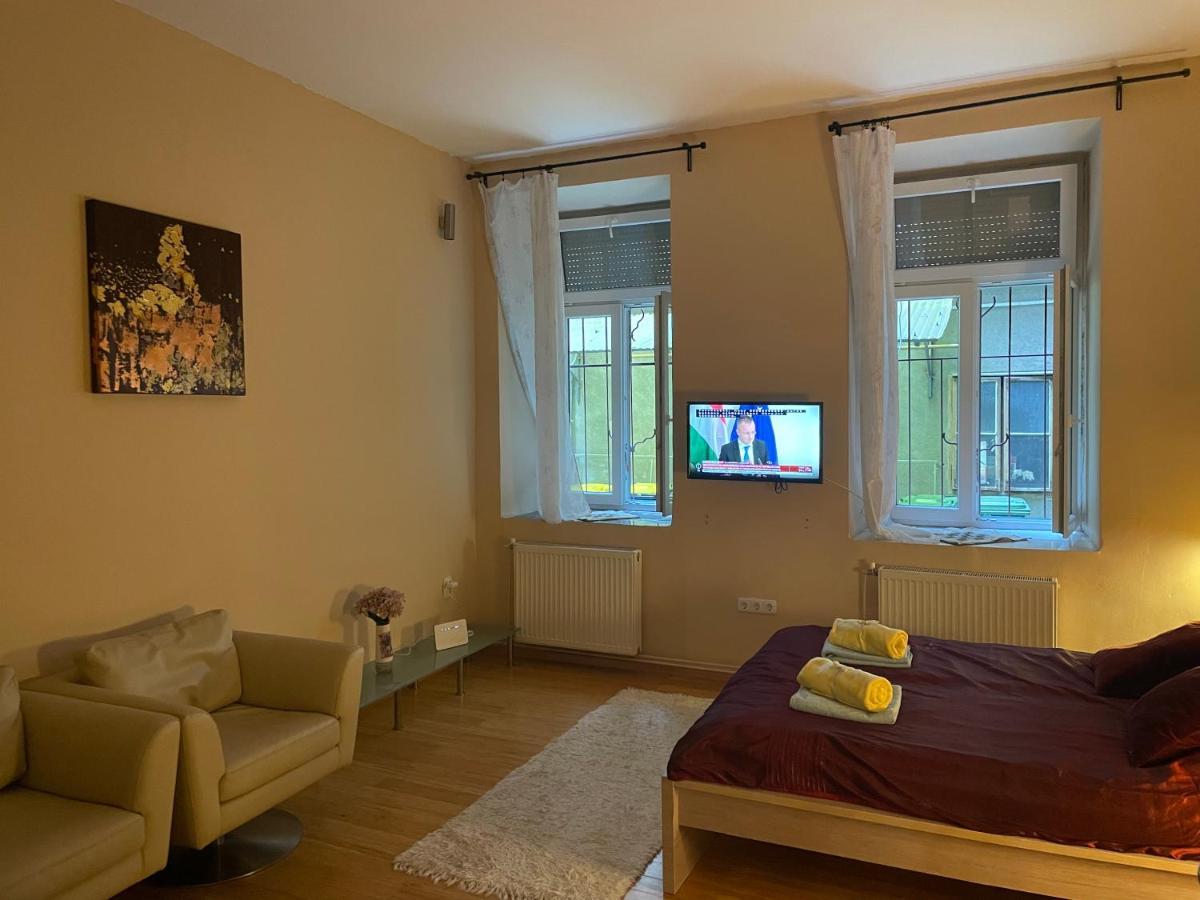Budapest Clark Apartman ** Apartment Luaran gambar